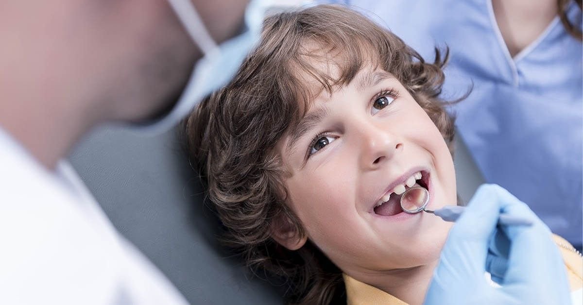 Soins dentaires famille à la Clinique Dentaire Orient